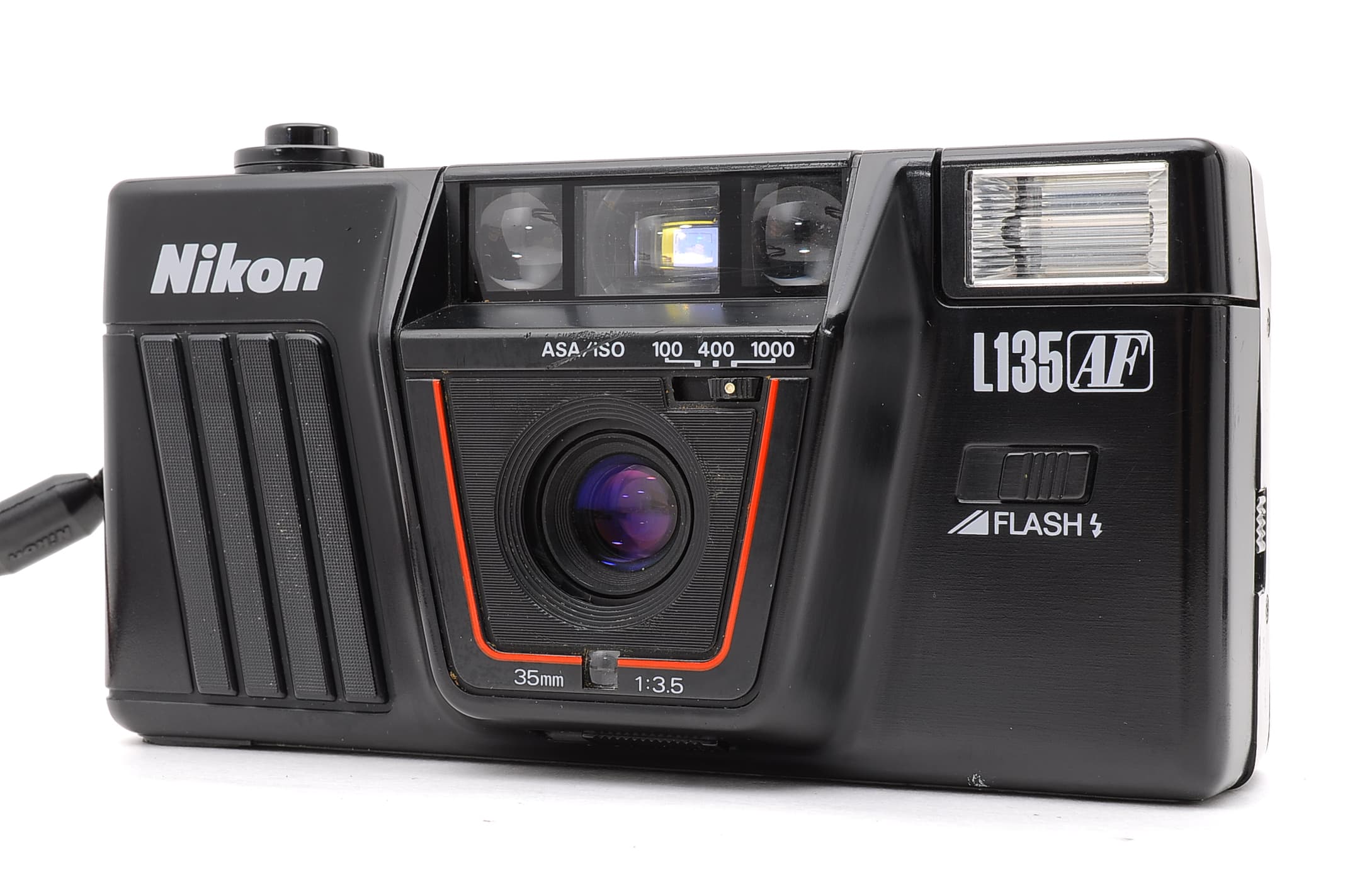 Nikon L135 co1651