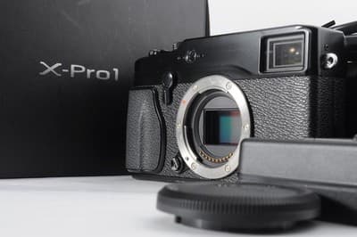 Boîtier d'appareil photo numérique sans miroir Fujifilm X-Pro1 presque...