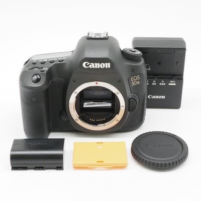 CANON EOS 5Ds 50.6MP Full-Frame DSLR Camera Near MINT Shutter Count 4970 Japan