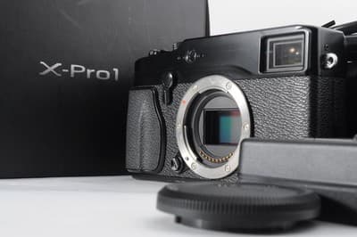 Fujifilm X-Pro1 Mirrorless Digital Camera Body Near MINT w/ Cap, Manual, ROM