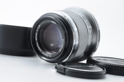 Olympus M.ZUIKO Digital 45mm F/1.8 Silver Lens Near MINT w/ Front and Rear Caps