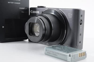 Canon SX620HS Digital Camera Near MINT Compact Zoom Camera w/ Battery Charger.