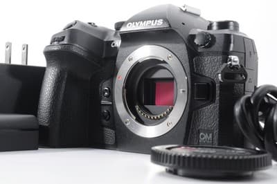 Olympus OM SYSTEM OM-1 Near MINT w/ Cap, Charging Cable, Charging Plug, Battery