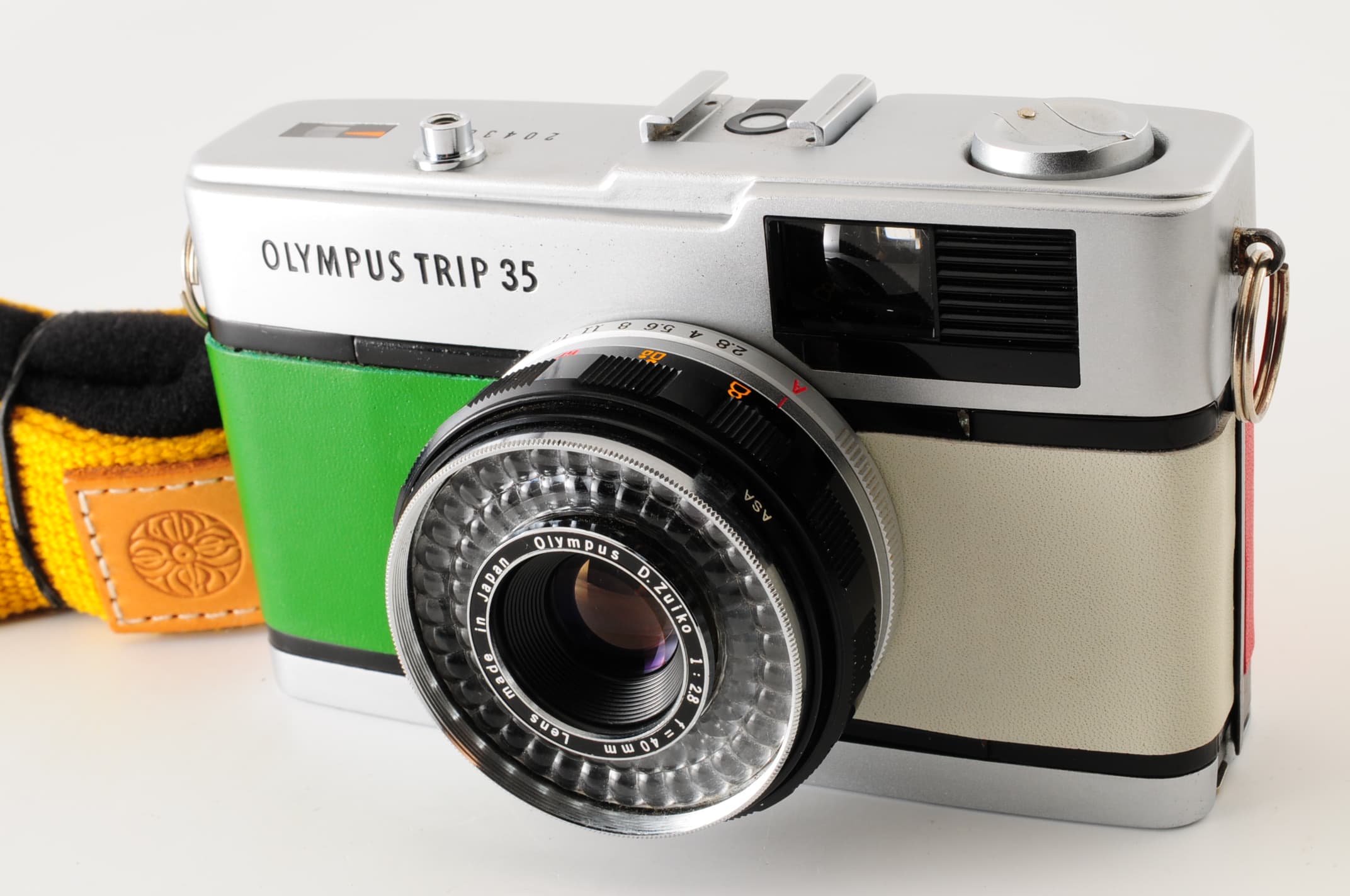 OLYMPUS TRIP 35
