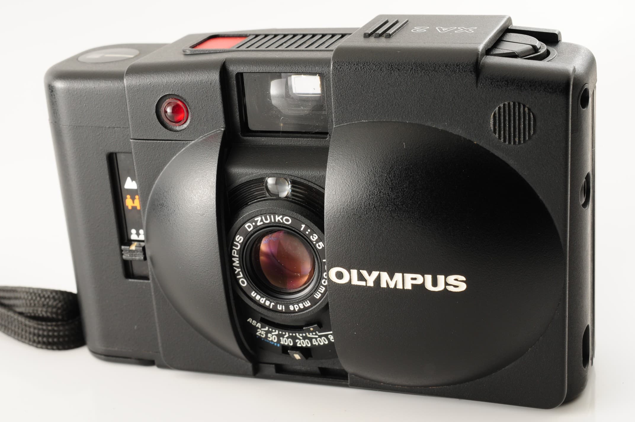 OLYMPUS XA2